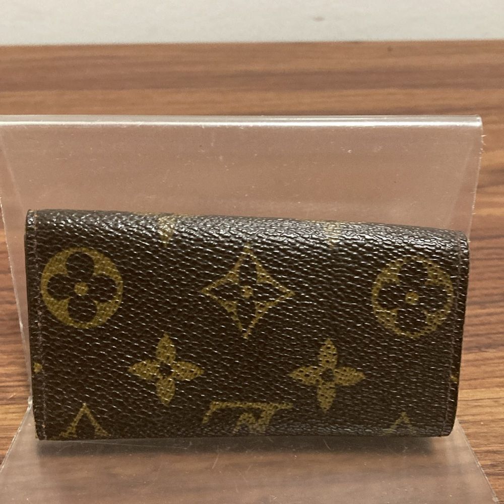 Louis Vuitton Monogram 4 Key Multicles Holder. - Picture 3 of 11